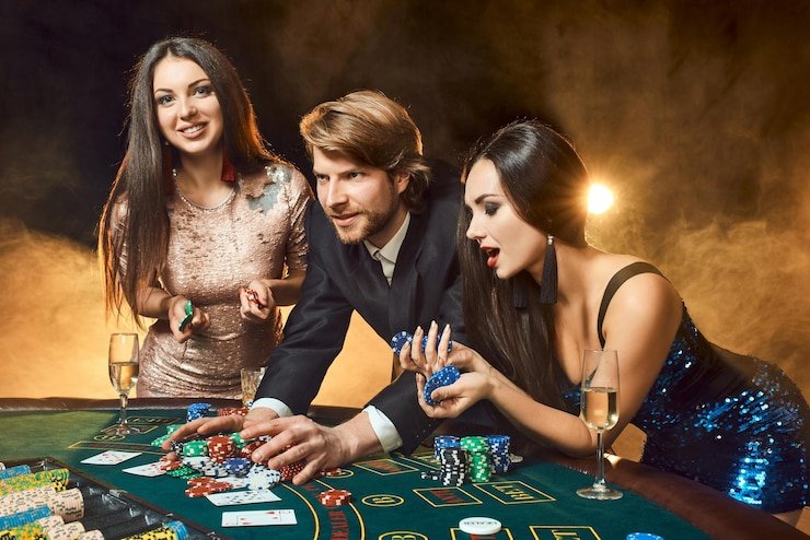 Pemain botaktoto melakukan reload sebelum bergabung dengan turnamen slot mingguan